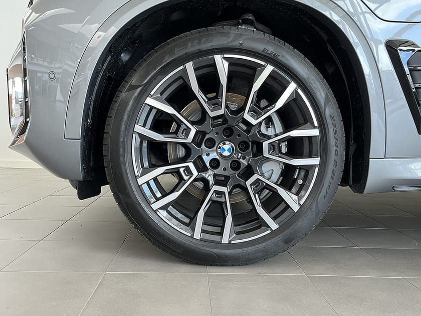Bild 4 av BMW X5 xDrive50e 3.95 ränta M Sport H/K Komfortstol Panorama