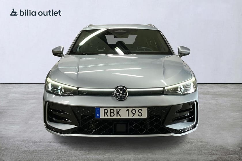 Bild 3 av Volkswagen Passat Sportscombi SC 2.0 TDI 4Motion DSG R-Line 193hk Cockpit Navi Drag