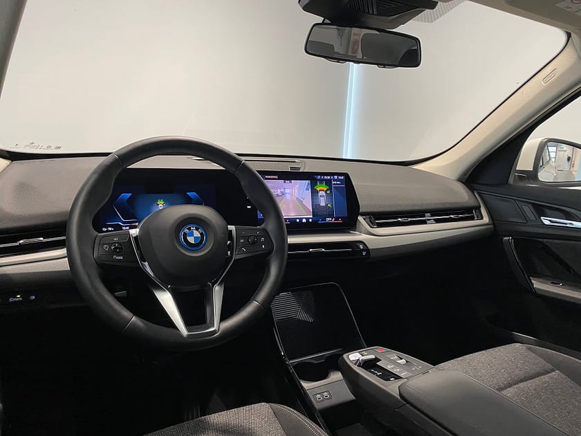 Bild 5 av BMW iX1 xDrive30 Active edition Drag Rattvärme