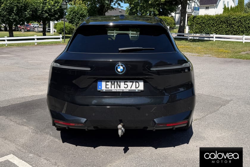 Bild 3 av BMW iX xDrive40 326hk 4WD Automat - Sportpaket, Elinfällbar dragkrok