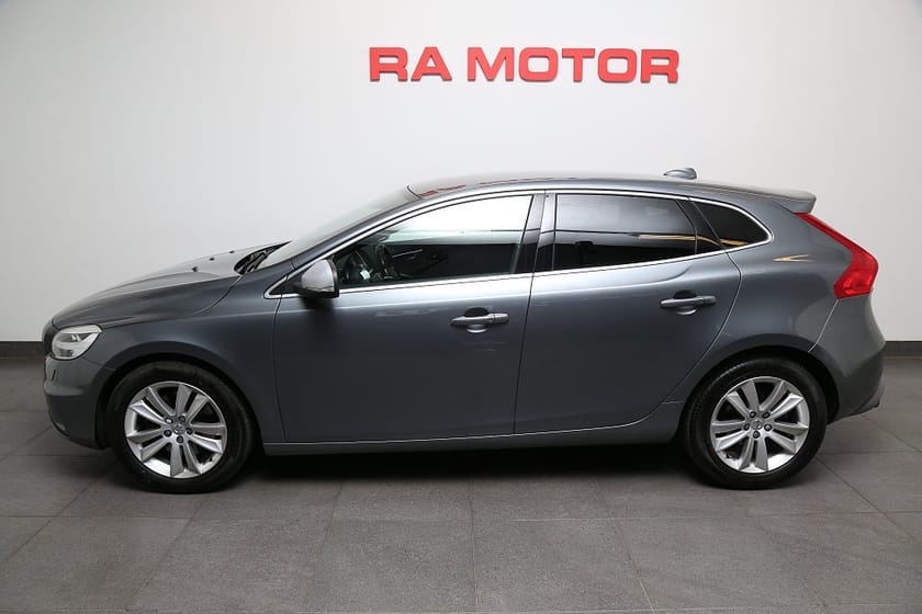 Bild 4 av Volvo V40 D3 150hk R-Design Edition Aut Kamera Navi Teknikpaket