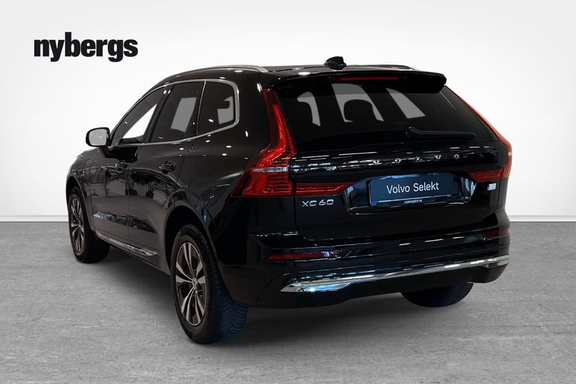 Bild 3 av Volvo XC60 Recharge T6 Core Edition, dragkrok, rattvärme, panoramatak