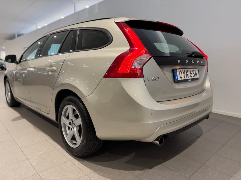 Bild 4 av Volvo V60 T3 Business / Farthållare / Sensorer bak /