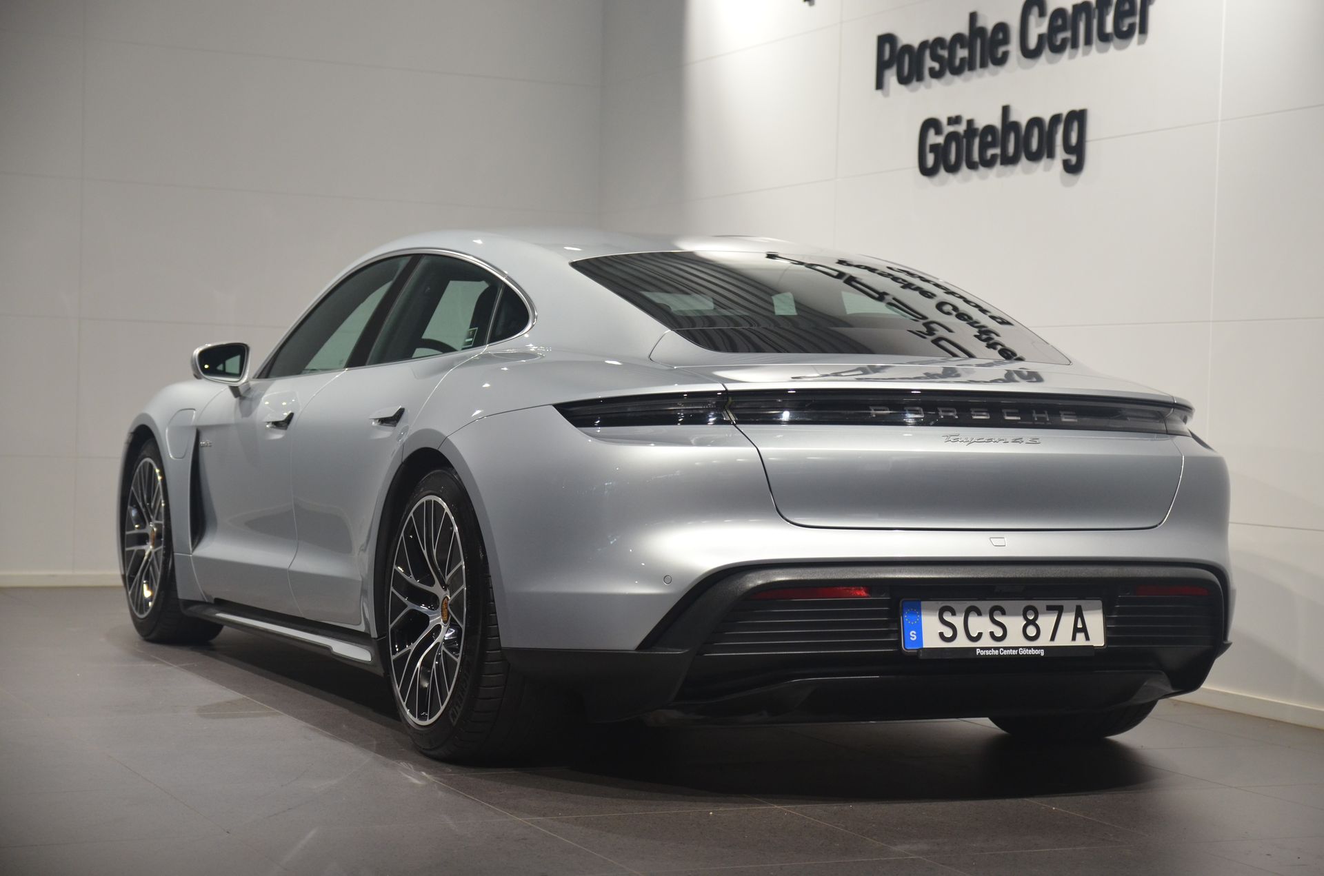 Porsche Taycan 4S 2023, bild 6/10