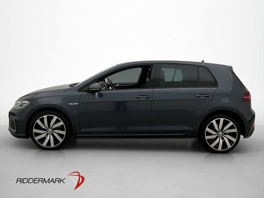 Bild 4 av Volkswagen Golf GTE 204hk Cockpit Pano Skinn Adaptiv CarPlay