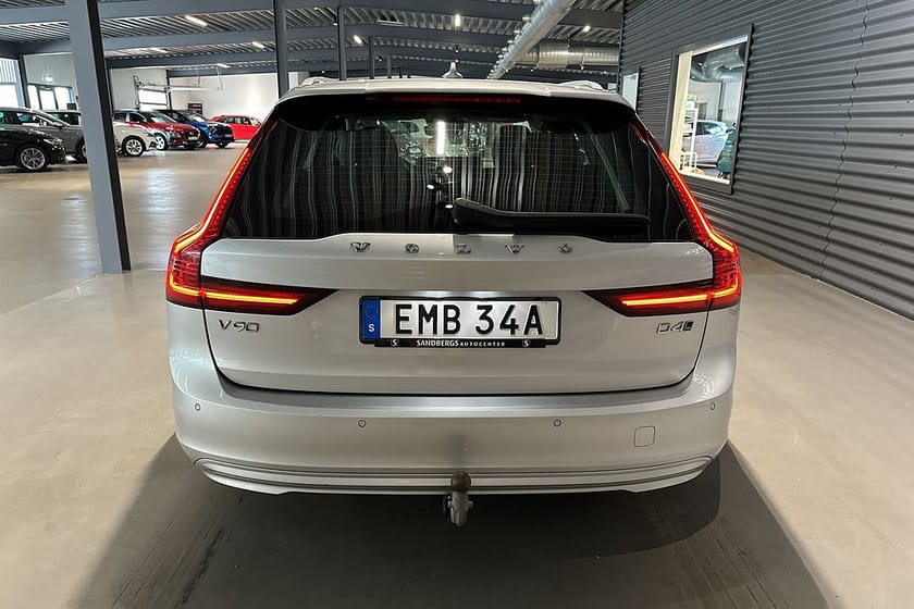 Bild 5 av Volvo V90 D4 AWD Momentum Advanced Edition B-kamera Navi H/K Drag