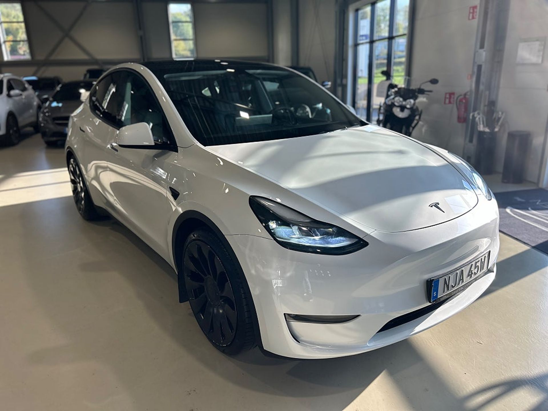 Tesla Model Y 2023, bild 2/10