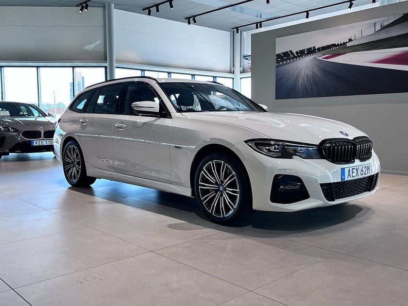 Bild 3 av BMW 330e xDrive Touring M Sport