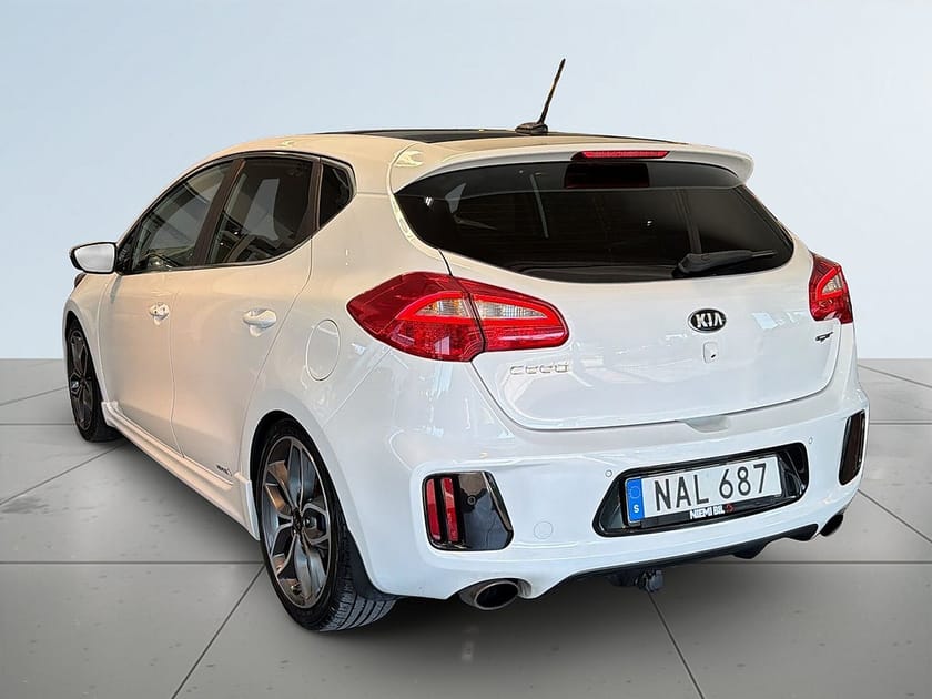 Bild 5 av Kia cee'd GT 1.6 Dragkrok/Pano/Kamera/S&V-hjul/Rattvärme