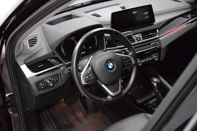 Bild 4 av BMW X1 xDrive25e Laddhybrid  X Line / Navi / Head Up Display
