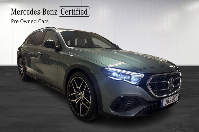 Bild 3 av Mercedes-Benz E 300 de 4MATIC All-Terrain Drag/Pano/Burmester/Nightpackage