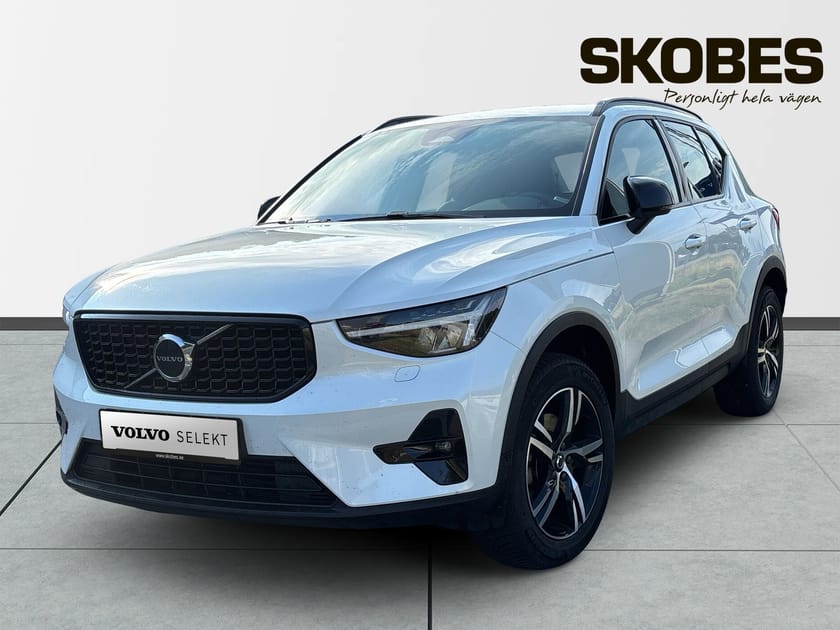 Bild 2 av Volvo XC40 B4 FWD Bensin Plus Dark