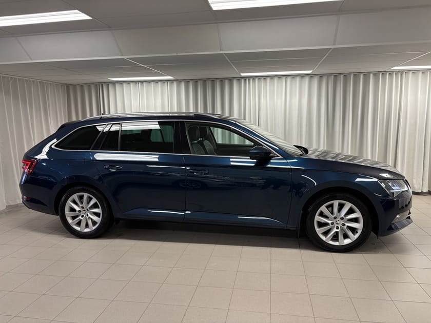 Bild 2 av Škoda Superb Kombi STYLE 2,0 TDI 190 DSG 4X4