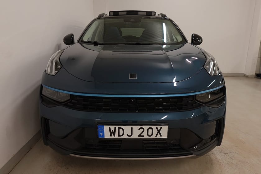 Bild 3 av Lynk & Co 01 PHEV DCT MOMS Panorama Adap-F Ambient 360° Infinity