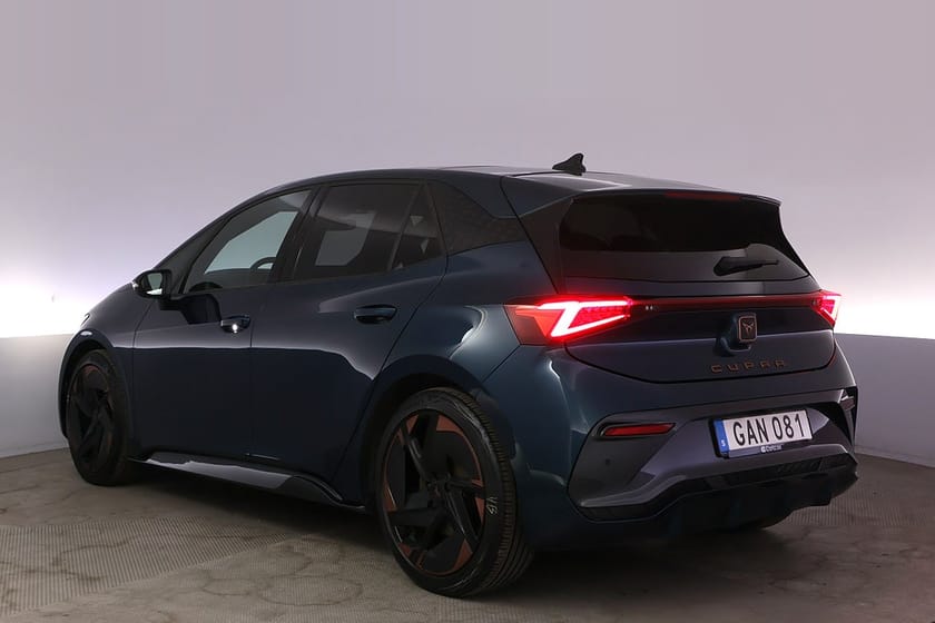 Bild 4 av CUPRA Born 58 Tech M Pilot M DCC Pano Beats HuD 20'' Kamera
