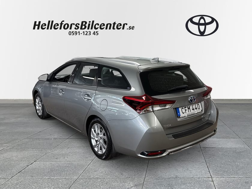 Bild 2 av Toyota Auris Touring Sports Hybrid TS 136hk Motorv Vhjul Led ramp