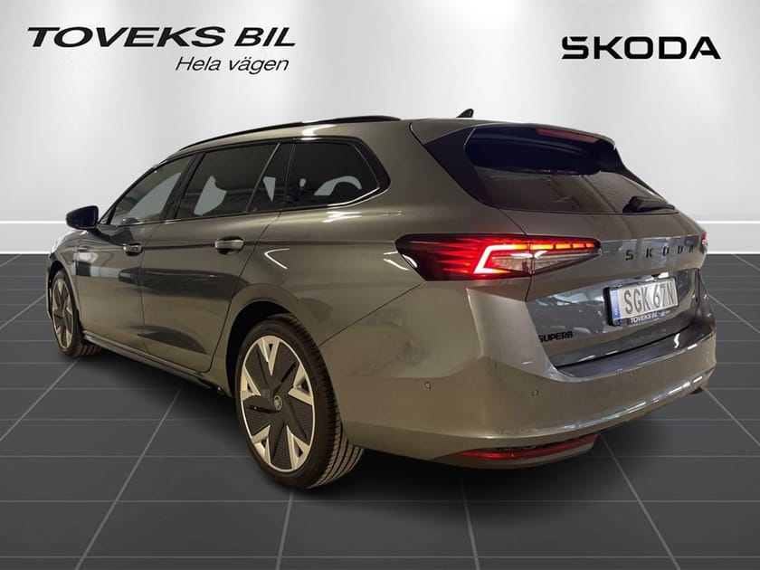 Bild 3 av Škoda Superb iV Kombi COMBI SPORTLINE 1,5 TSI 204 HK 6 VXL DSG