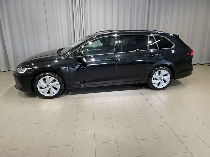 Bild 3 av Volkswagen Golf Sportscombi SC Edition 1,5 eTSI 150 HK DSG, Drag/Metallic