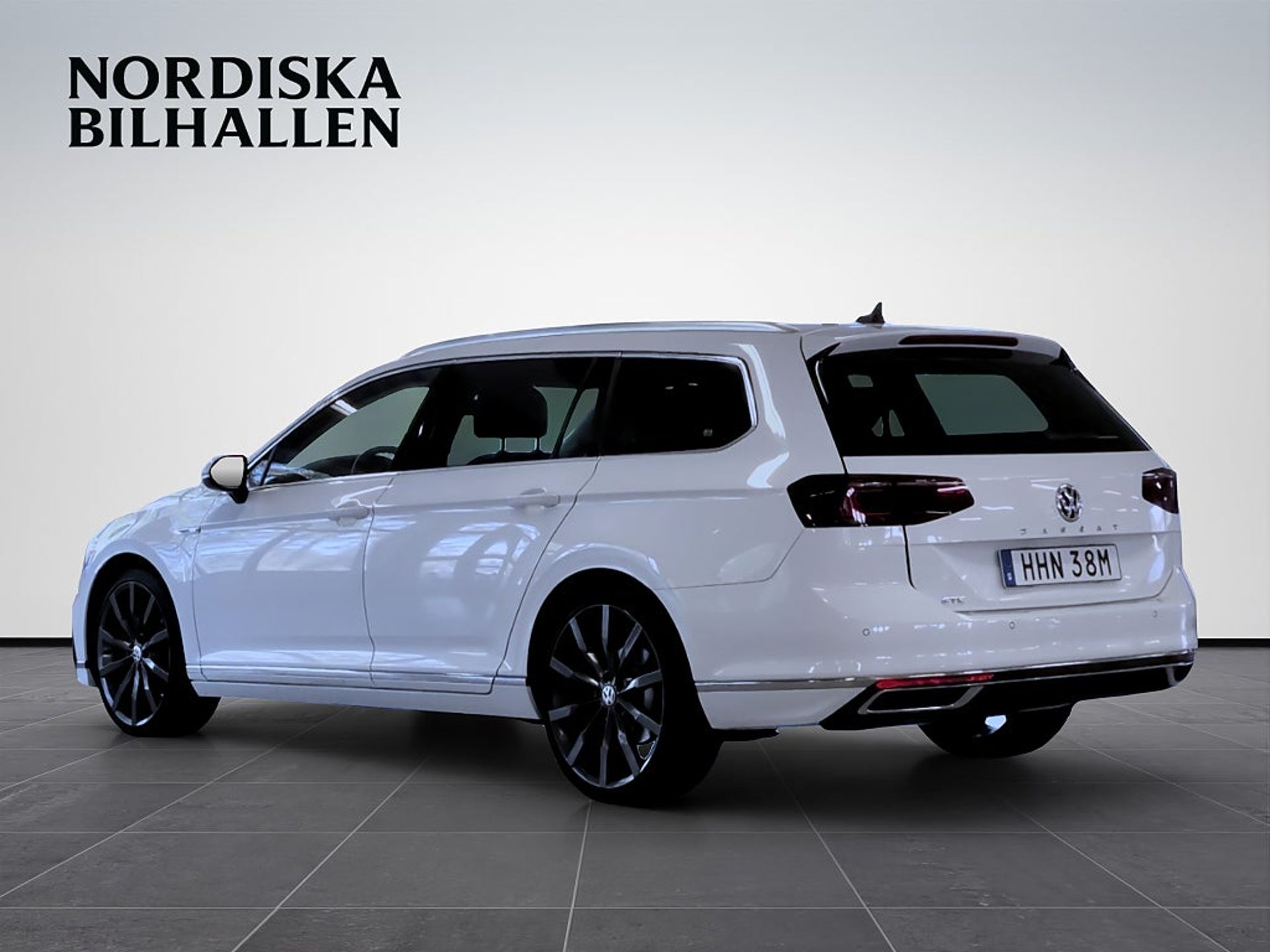 Volkswagen Passat 2020, photo 5/10