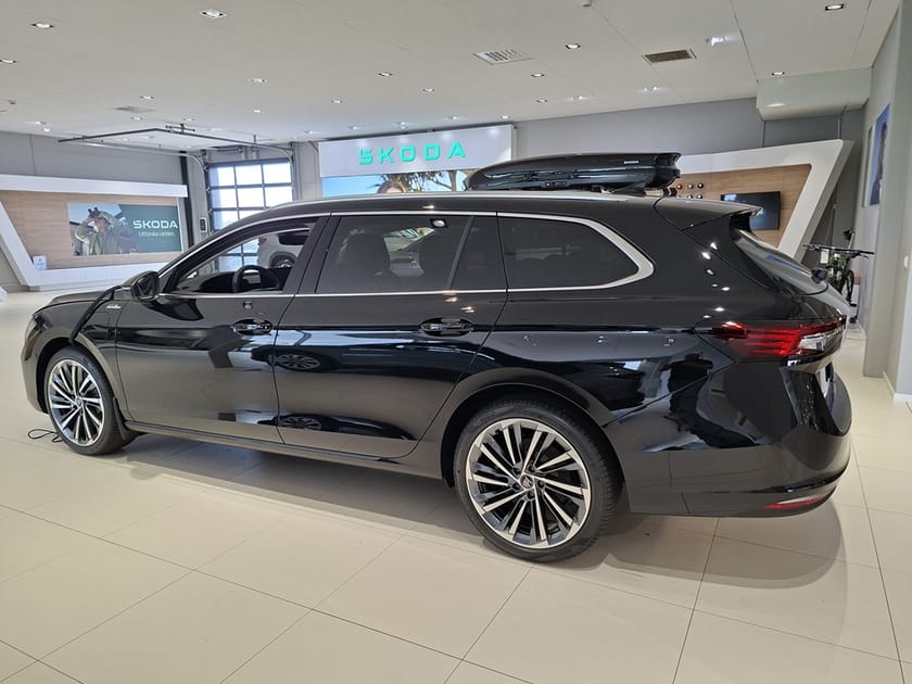Bild 2 av Škoda Superb iV Kombi L&K 1,5 TSI 204 HK 6 VXL DSG