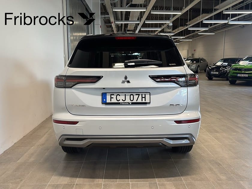 Bild 4 av Mitsubishi Outlander PHEV Instyle 4WD 85km*DEMOBIL*