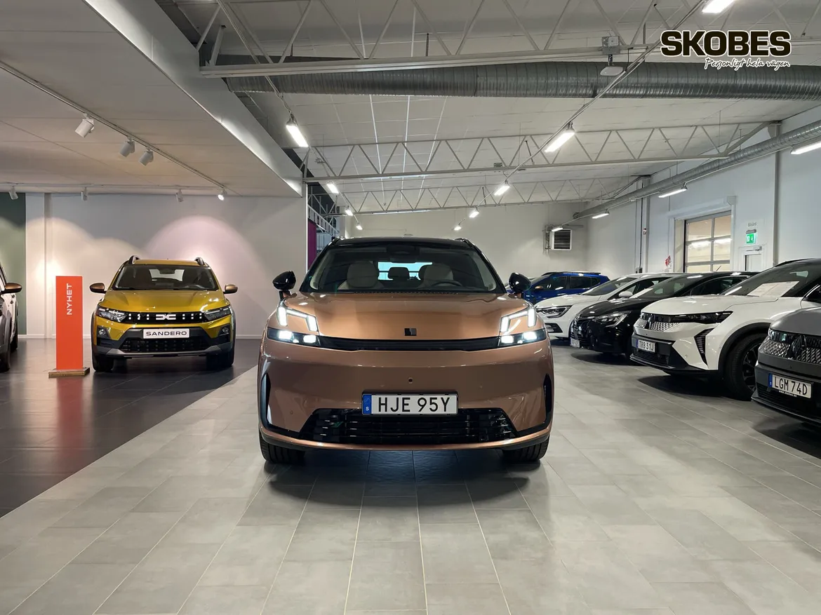 Lynk & Co 08 PHEV