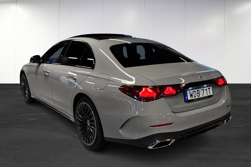Bild 4 av Mercedes-Benz E 300 de 4MATIC 4M | AMG | Advanced Edition | 360 | Burmester | Pano | Nightpaket