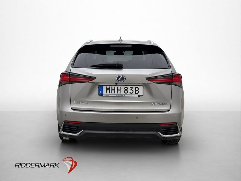 Bild 5 av Lexus NX 300h AWD E-CVT 197hk Executive B-Kamera Navi Skinn