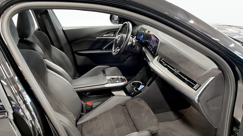 Bild 3 av BMW iX2 xDrive30 M-Sport Dragkrok Navi