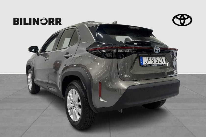 Bild 3 av Toyota Yaris Cross Hybrid AWD-i 1,5 ACTIVE P-SENS, Vhjul, Mvärm