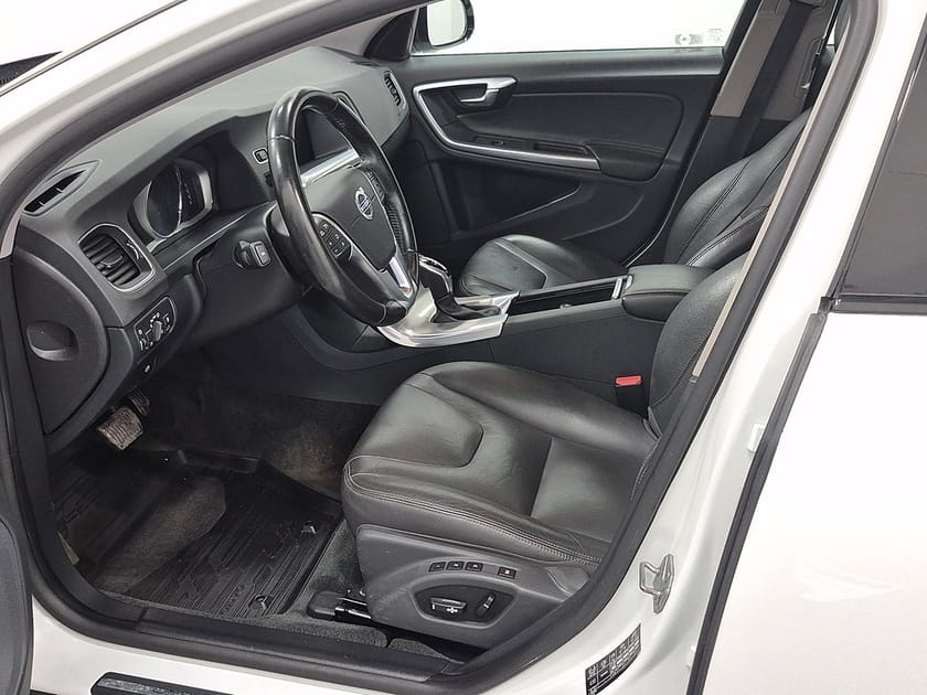 Bild 2 av Volvo V60 Cross Country D4 AWD 190HK 4x4 Classic Summum Läder