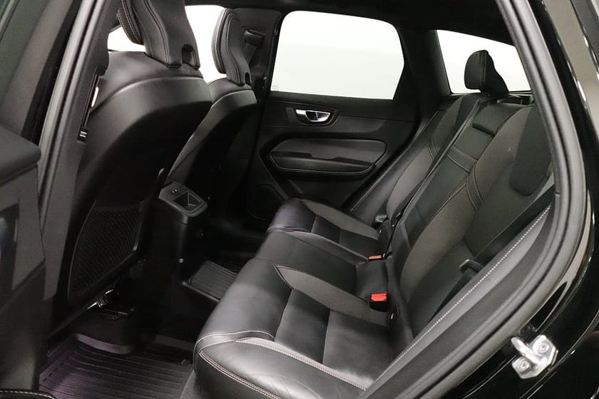 Bild 5 av Volvo XC60 Recharge T6 AWD Aut R-Design Panorama Drag P-Värme MOMS