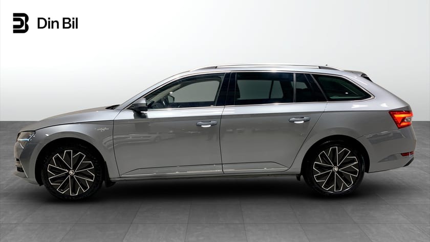 Bild 2 av Škoda Superb iV Kombi L&K 1,4 TSI 218 DSG Drag DCC Pano Värmare