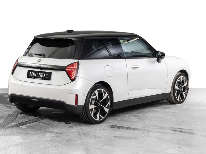 Bilde 4 av MINI Cooper SE Classic Trim Package M