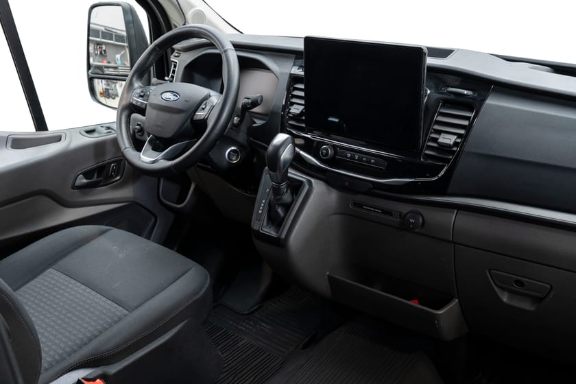 Bilde 2 av Ford Transit 460 Minibus L4 Minibuss 2.0 Limited TDCi EcoBlue 165 hk Aut. RWD