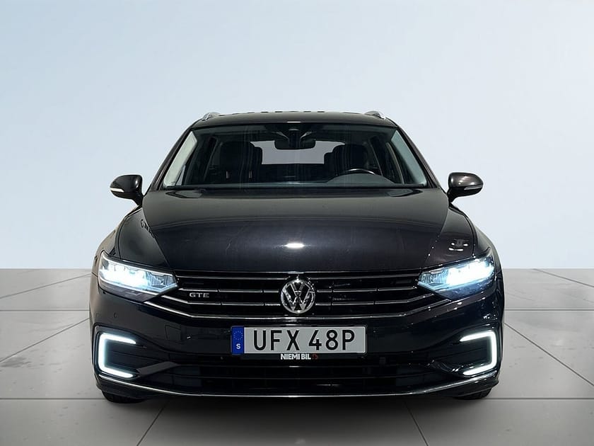 Bild 2 av Volkswagen Passat Sportscombi GTE Plug In Hybrid Mvärm GPS Psens S/V-hjul
