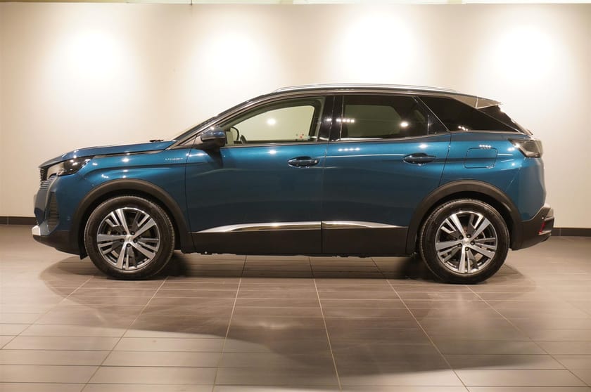 Bild 2 av Peugeot 3008 HYBRID4 300 Allure AWD Drag Kamera