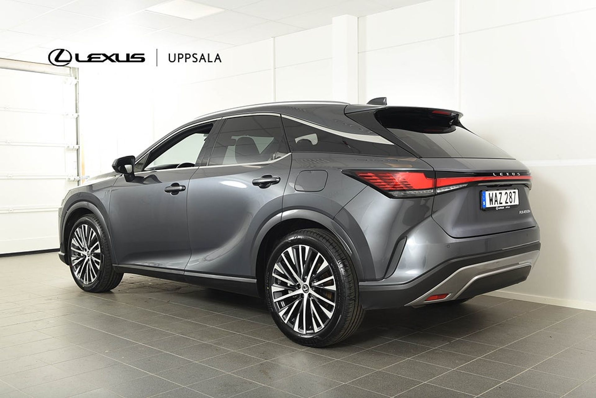 Lexus RX 450h+ Executive Teknik 2024, bild 2/10