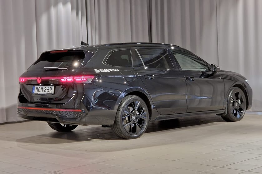 Bild 3 av Volkswagen Passat Variant eHybrid R-line | Drag | Pano | Navi | H&K | 360 vy
