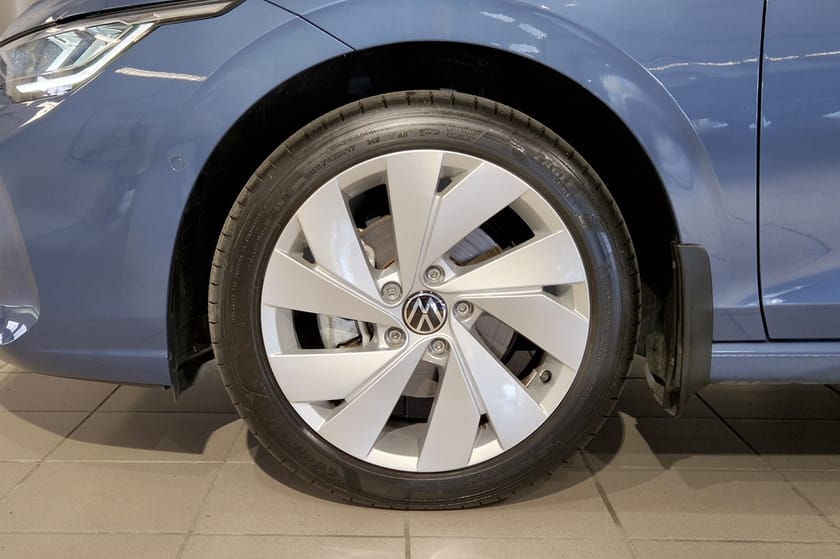 Bild 3 av Volkswagen Golf | P-värmare | Backkamera | Adaptiv farthållare