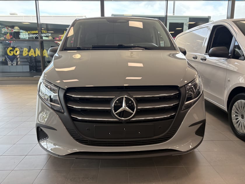 Bild 3 av Mercedes-Benz Vito 119 CDI 4x4 3.0t SKÅP EX. LÅNG SELECT | fri service 9000 mil