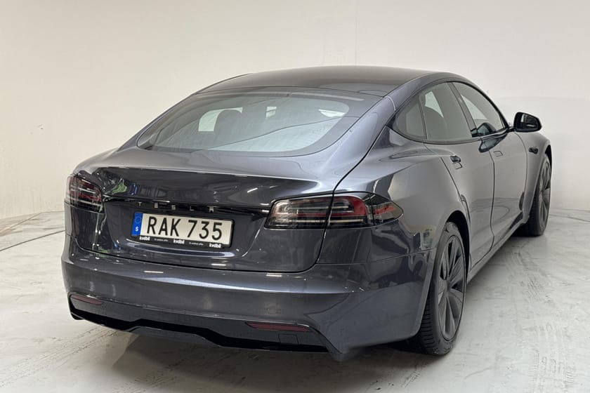Bild 3 av Tesla Model S Dual Motor Long Range AWD Yoke Vinterhjul