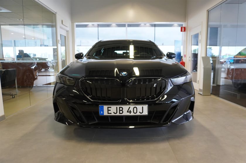 Bild 2 av BMW i5 xDrive40 Touring Touringm Sport Pro Pro Business Ed Drag H K DA