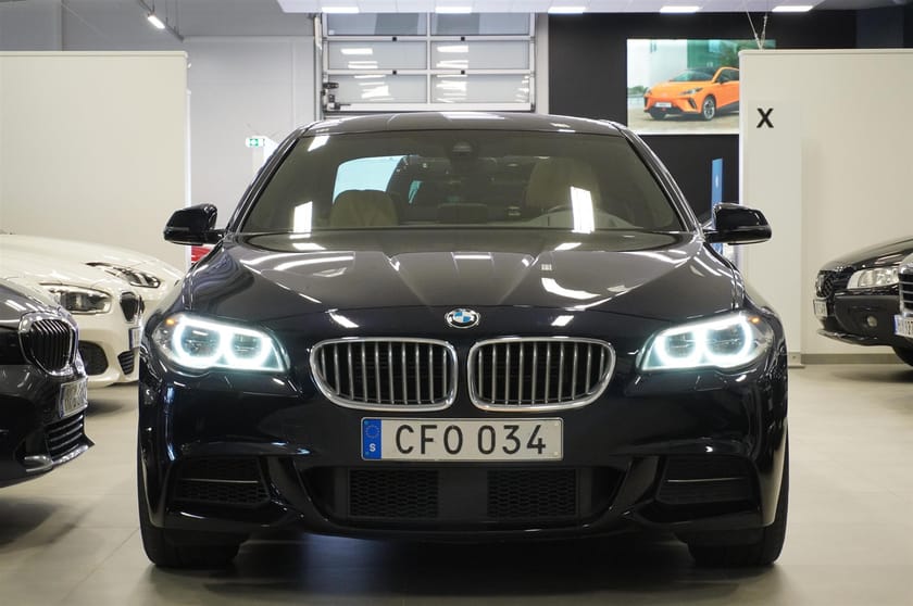 Bild 2 av BMW 550i xDrive Sedan Aut M-Sport Taklucka H K HUD Kamera Drag