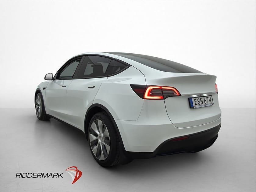 Bild 3 av Tesla Model Y Long Range AWD Autopilot Pano Svensksåld