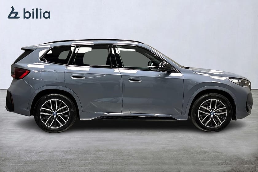 Bild 2 av BMW iX1 xDrive30 xDrive30-M Sport-Rattvärme-Dragkrok-Head up-H&K