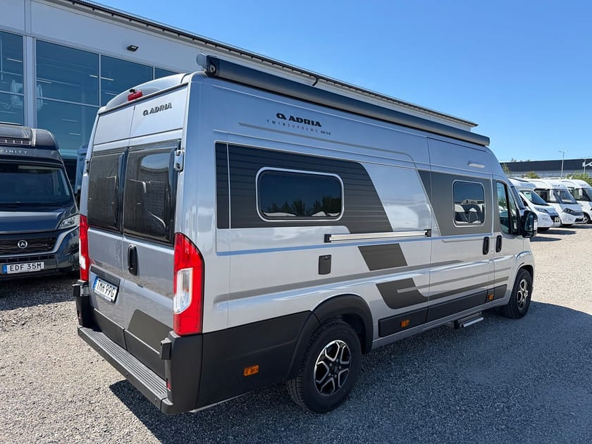 Bild 2 av Adria Mobil Twin 640 Supreme SLB * 39 mil & Truma diesel *