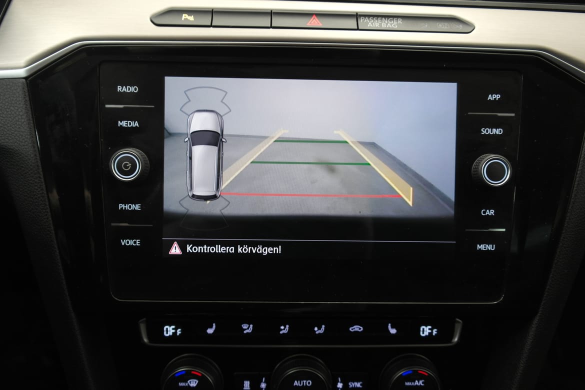Volkswagen Passat 2018 - miniatyr 11
