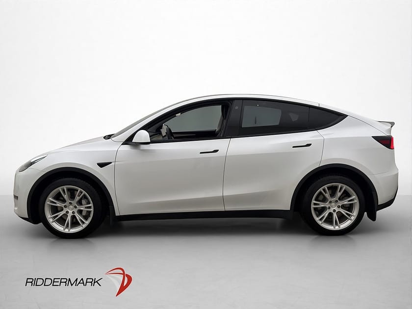 Bild 5 av Tesla Model Y Long Range AWD Autopilot Pano Sv-Såld