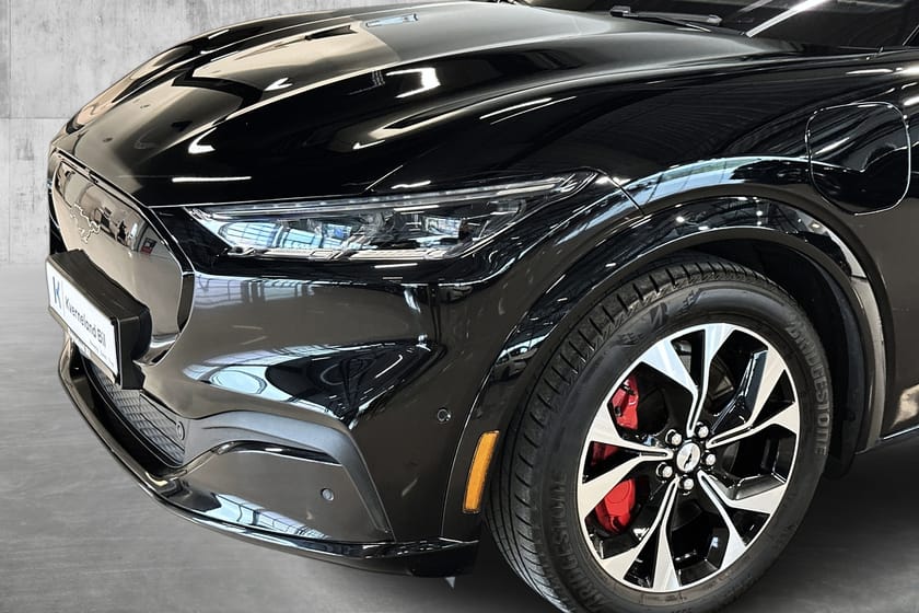 Bilde 3 av Ford Mustang Mach-E Long Range AWD Reg 23/LR AWD/B&O/El Seter/Pano/Skinn